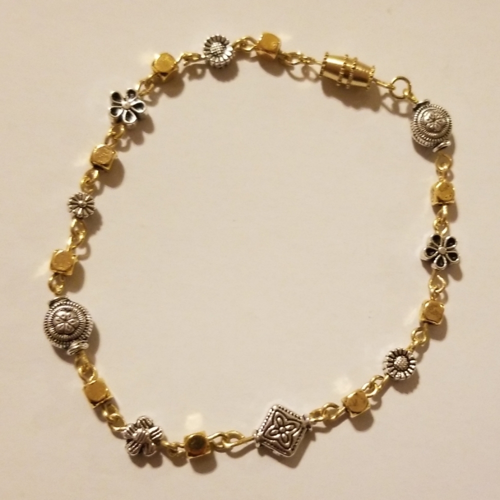 Bracelet/ earring set - Picture 6 of 8